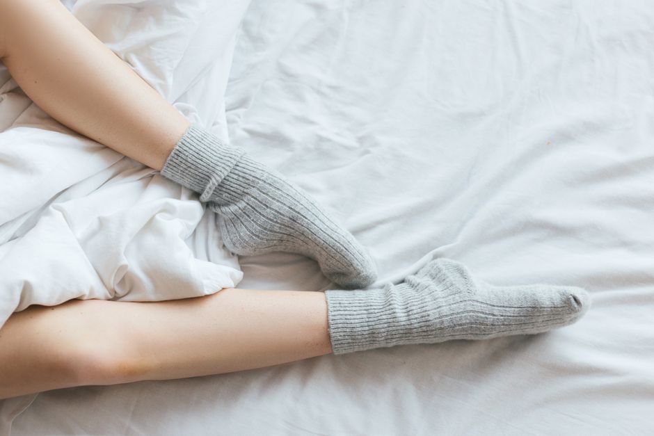 상체 열감과 하체 냉증, 서로 반대처럼 보여도 하나의 체온 조절 문제입니다.